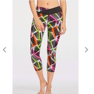 Fabletics-WINN PRINTED POWERHOLD CAPRI LEGGINGS